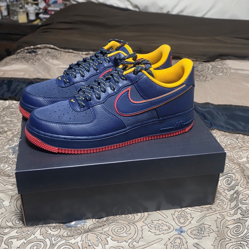 Nike Men's Navy and Yellow Sneakers